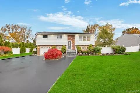 331 Gillette St, Dix Hills, NY 11746