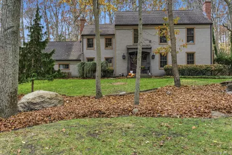 73 Farm Rd N, Wading River, NY 11792