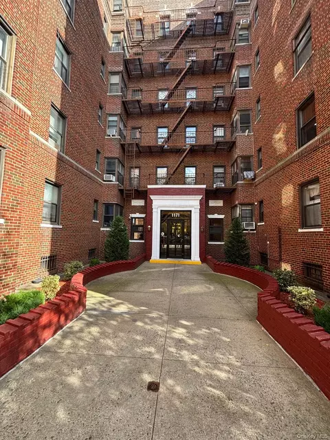 1171 Ocean Pkwy #2B, Brooklyn, NY 11230