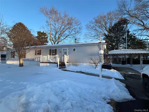 1661 Old Country Rd #280, Riverhead, NY 11901