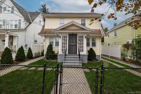 194-16 116th Ave, New York, NY 11412