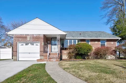 95 Harold Ave, Hempstead, NY 11550