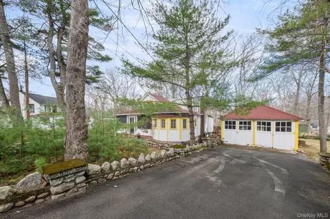 184 Yankee Lake Rd, Mamakating, NY 12790