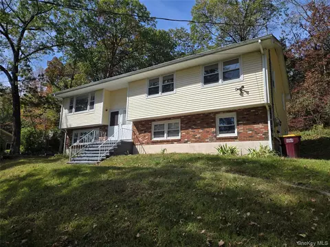 43 Glenmere Homesites Rd, Florida, NY 10921