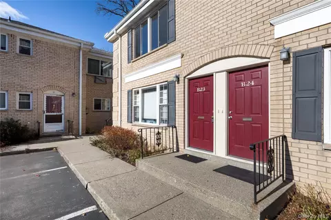 250 Beechwood Ave #23B, Poughkeepsie, NY 12601