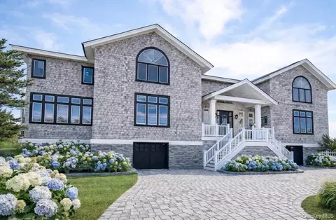 605 Dune Rd, Southampton, NY 11977
