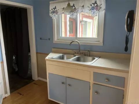 Entry Way - 65 Eldred Yulan Rd, Highland, NY 12732 photo 2 of 4