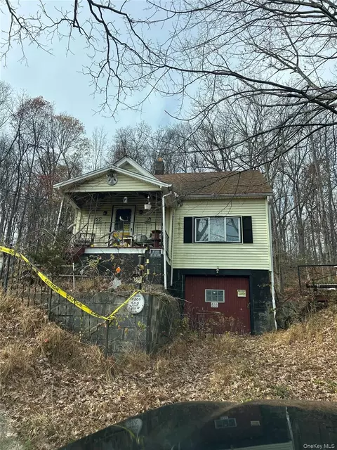 755 County Route 12, Wawayanda, NY 10958