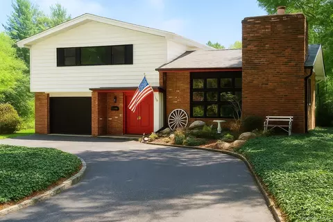 256 Schenck Ave, North Hempstead, NY 11021