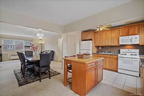 155-27 89th St #27, Howard Beach, NY 11414