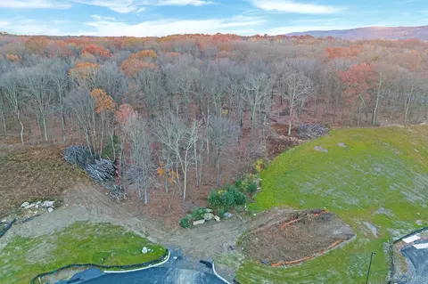 4 Distribution Dr, Wallkill, NY 12721 photo 2