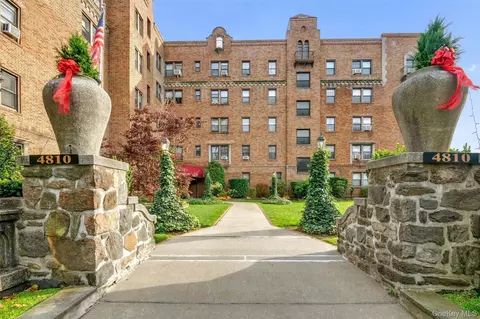 4810 Boston Post Rd #2D, Pelham, NY 10803