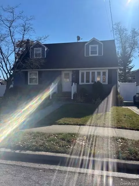 84 E Greenwich Ave, Roosevelt, NY 11575
