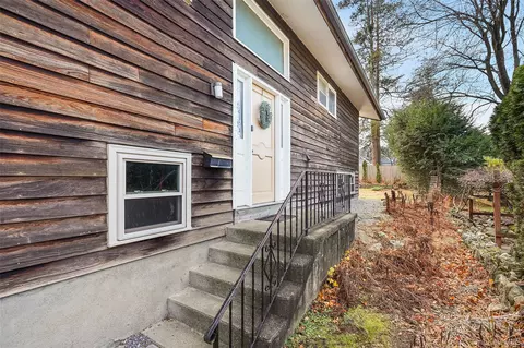 15 Olcott Ave, Cortlandt, NY 10520