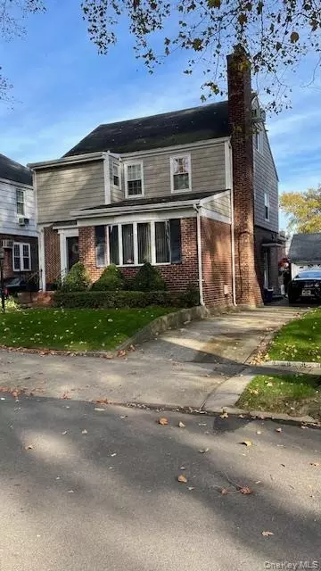 15743 27th Ave, Flushing, NY 11354