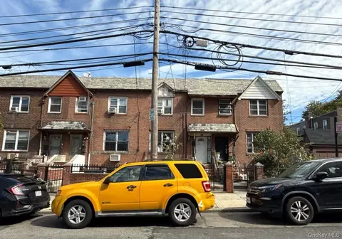 24-11 37th Ave, Long Island City, NY 11101