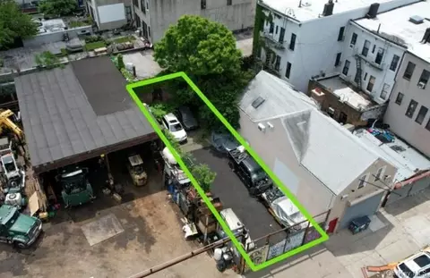 172 Moore St, New York, NY 11206 photo 1