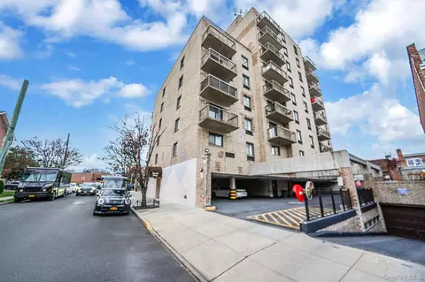 213-02 42nd Ave #2A, Bayside, NY 11361