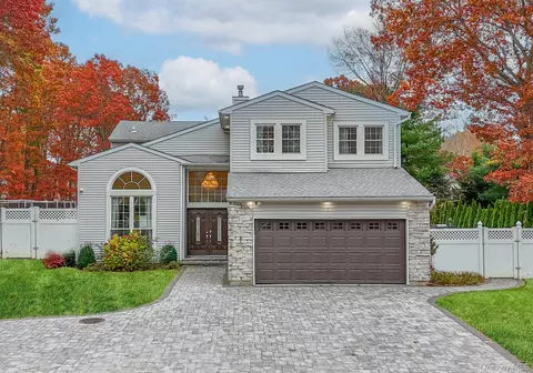 7 Sweet Briar Path, Lake Grove, NY 11755