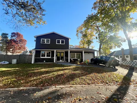 255 N 7th St, Ronkonkoma, NY 11779