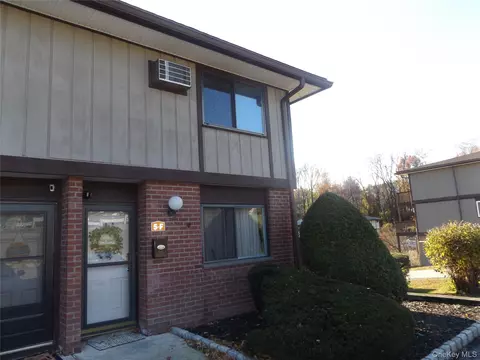 5 Millholland Dr #F, Fishkill, NY 12524