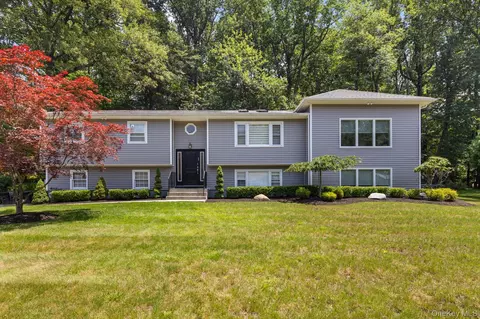 29 Skylark Dr, Ramapo, NY 10977