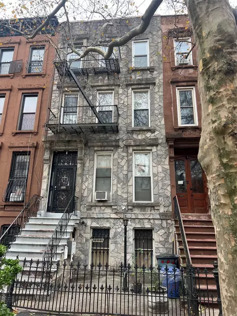 160 Decatur St #4, Brooklyn, NY 11233