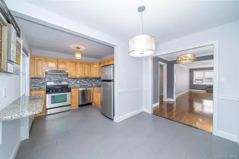 14 Leewood Cir #6L, Eastchester, NY 10709