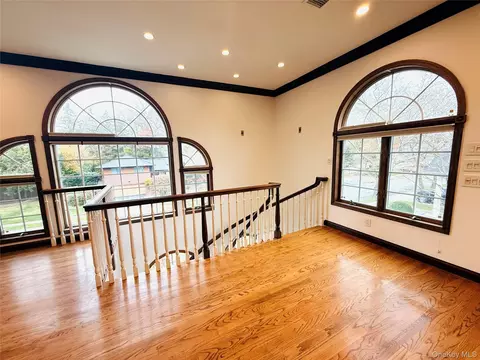 Living - 65 Mellow Ln, Jericho, NY 11753 photo 5 of 5