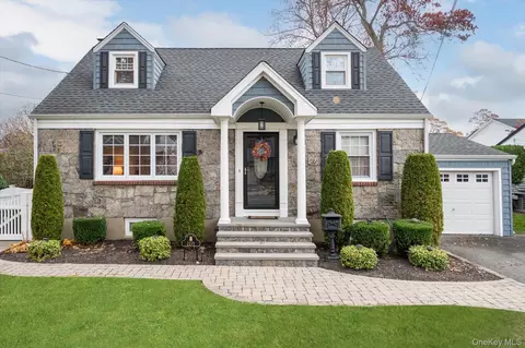 2271 Locust St, Merrick, NY 11566
