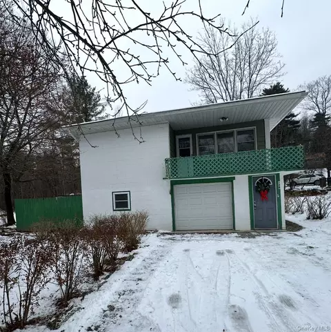 128 Weyants Ln, Newburgh, NY 12550