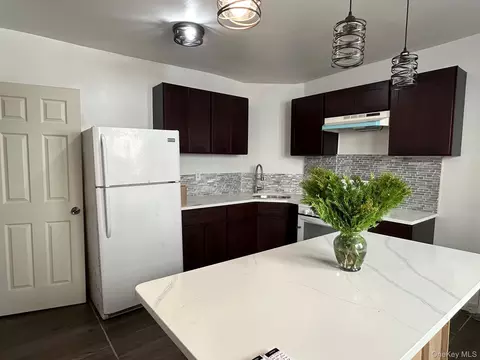 11650 128th St, New York, NY 11420