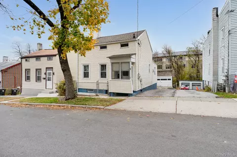 36 Spruce St, Poughkeepsie, NY 12601