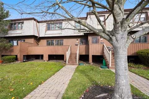 37 Heritage Dr #B, Clarkstown, NY 10956