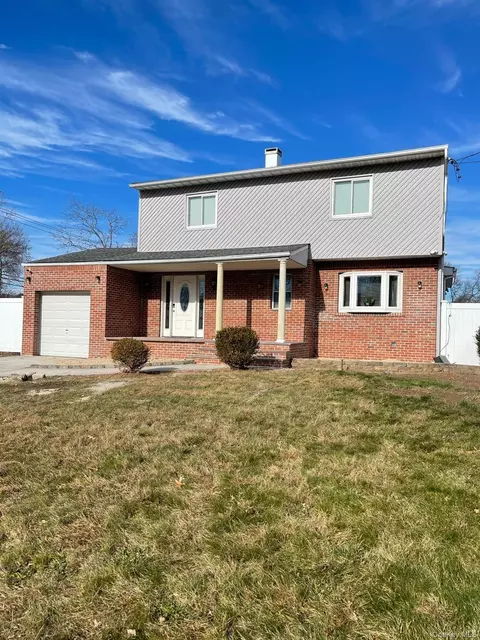 141 Remington Ave, Selden, NY 11784