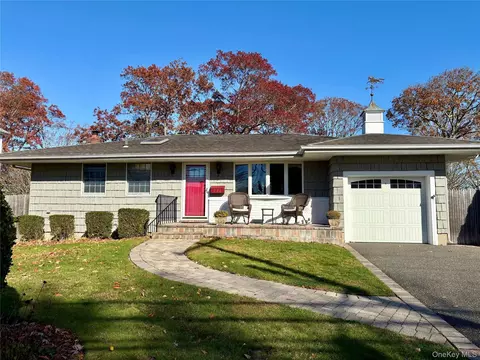 223 Timberpoint Rd, East Islip, NY 11730