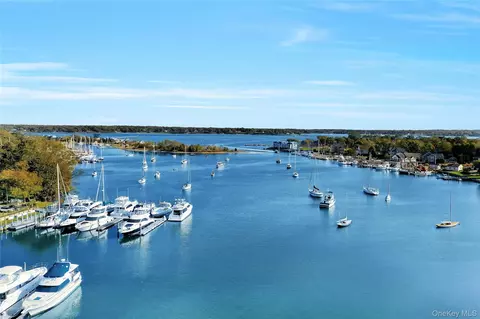 340 Robinson Rd, Greenport, NY 11944