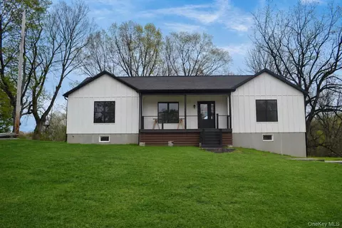 42 Sands Ave, Milton, NY 12547