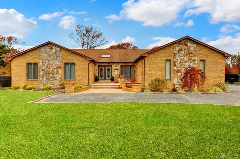 254 Pine Acre Blvd, Dix Hills, NY 11746