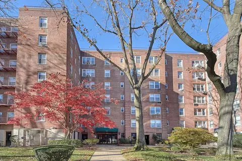 27-10 Parsons Blvd #6H, Flushing, NY 11354