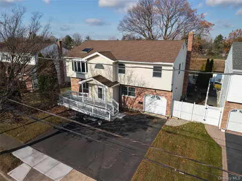 106 Harrison Ave, Bethpage, NY 11714