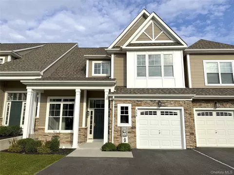 358 Wavell Ave #358, Yaphank, NY 11980