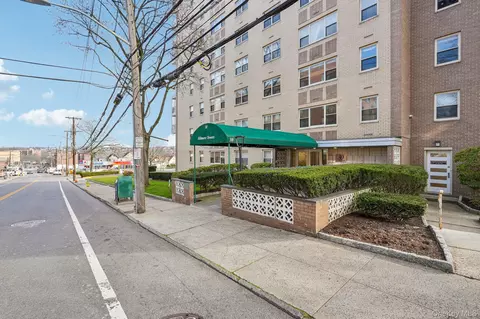 30 Lake St #5G, White Plains, NY 10603