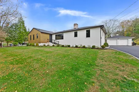 1824 Morningview Dr, Yorktown, NY 10598