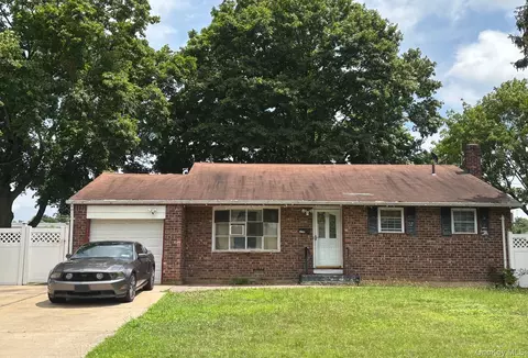 1563 Baldwin Blvd, Bay Shore, NY 11706