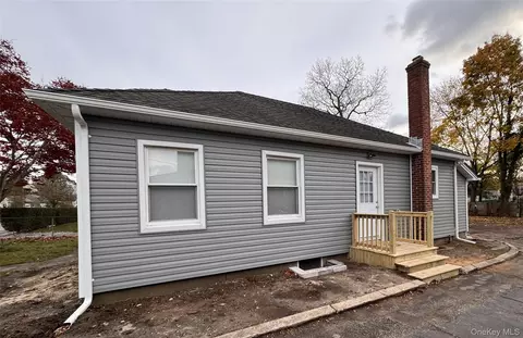 515 Sweezy Ave, Riverhead, NY 11901