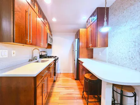 14018 33rd Ave #104, Flushing, NY 11354