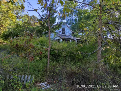 178 Montauk Hwy, Speonk, NY 11972
