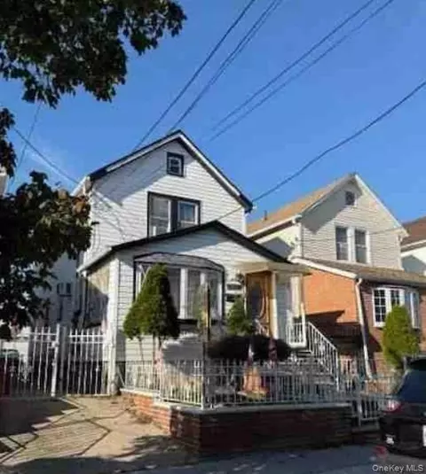 10718 108th St, South Richmond Hill, NY 11419
