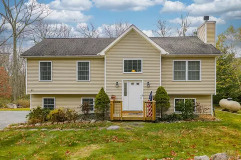 21 Hoeppner Dr, Mamakating, NY 12790